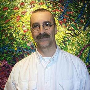 Bertrand Tremblay devant une de ses oeuvres &agrave; la galerie Iris en 2001, photo &copy; Bertrand Tremblay et galerie Iris, 2001